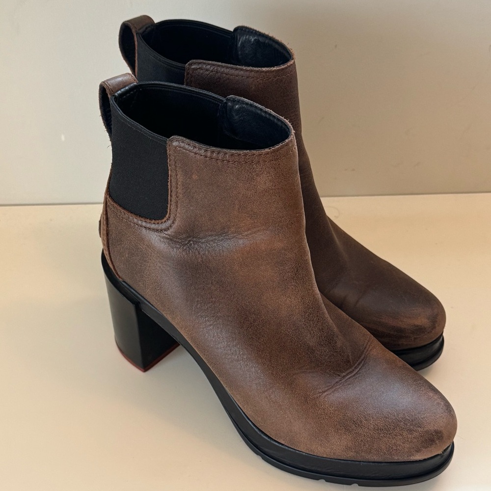 Sorel Distressed Waterproof Brown Leather Ankle Booties Size 10